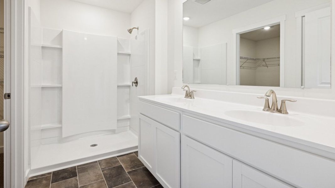 Furnished interior view inside a new home in Emory Creek, Harriman (Image 7).