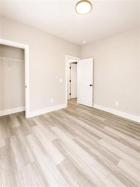 Spacious, unfurnished interior of a new home in , Gainesville (Image 29).
