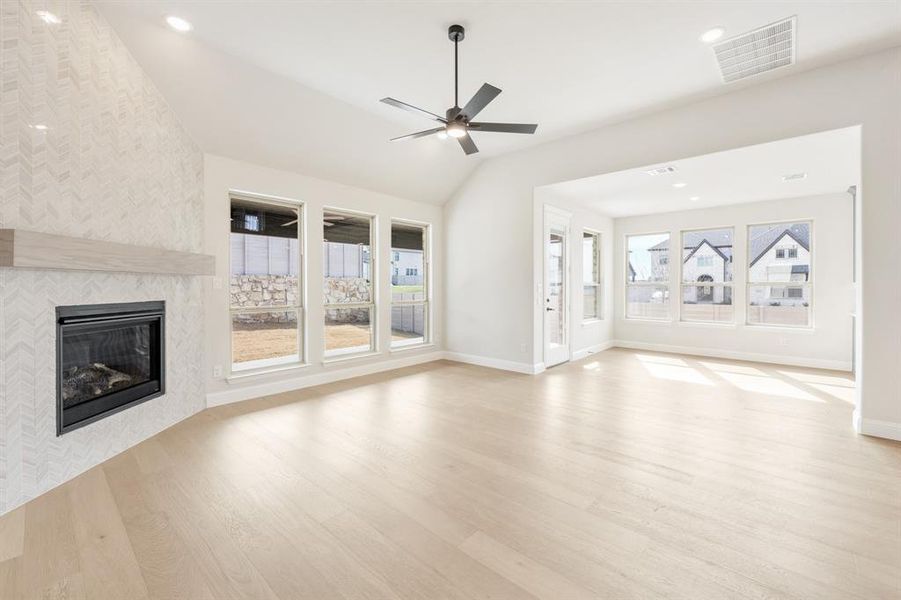 Spacious, unfurnished interior of a new home in Painted Tree, McKinney (Image 33). Spacious, unfurnished interior of a new home in Painted Tree, McKinney (Image 33).