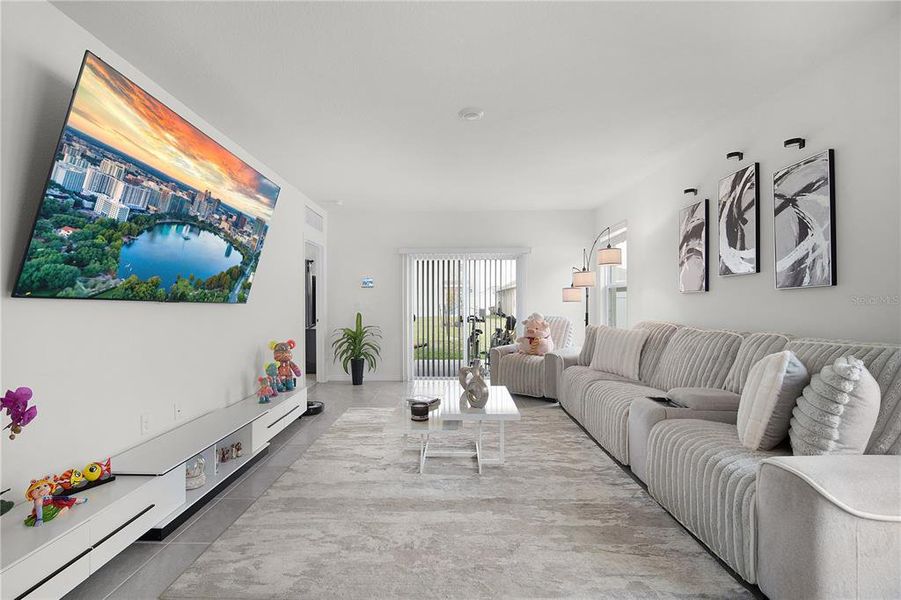 Furnished interior view inside a new home in Kindred, Kissimmee (Image 13).