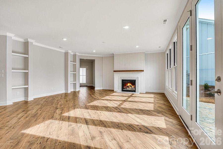 Spacious, unfurnished interior of a new home in The Courtyards at Lake Davidson, Mooresville (Image 34).