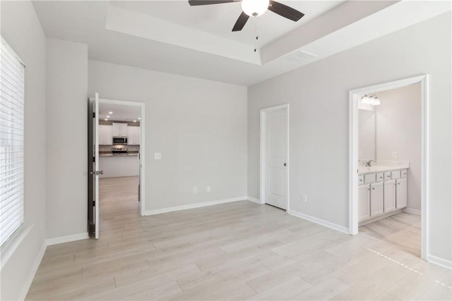 Spacious, unfurnished interior of a new home in , Crawford (Image 27).