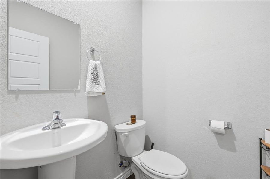 Furnished interior view inside a new home in , Fort Worth (Image 35).