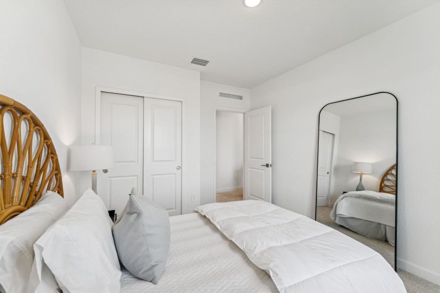 Spacious, unfurnished interior of a new home in , Fort Pierce (Image 38).