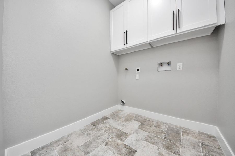 Spacious, unfurnished interior of a new home in , Pasadena (Image 44).