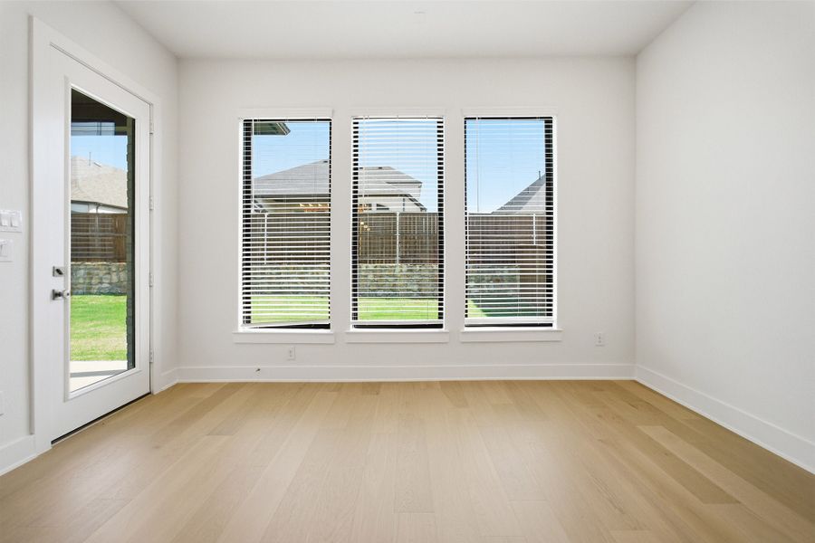 Spacious, unfurnished interior of a new home in Sonoma Verde, Rockwall (Image 71).