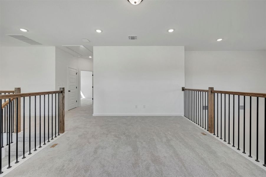 Spacious, unfurnished interior of a new home in Heritage, Dripping Springs (Image 32).