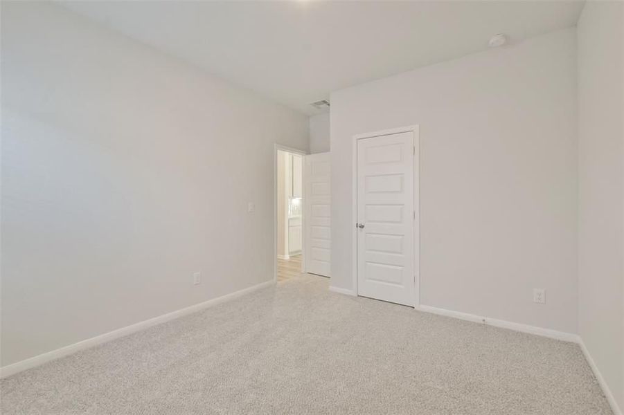 Spacious, unfurnished interior of a new home in Lakes at Black Oak, Magnolia (Image 51).