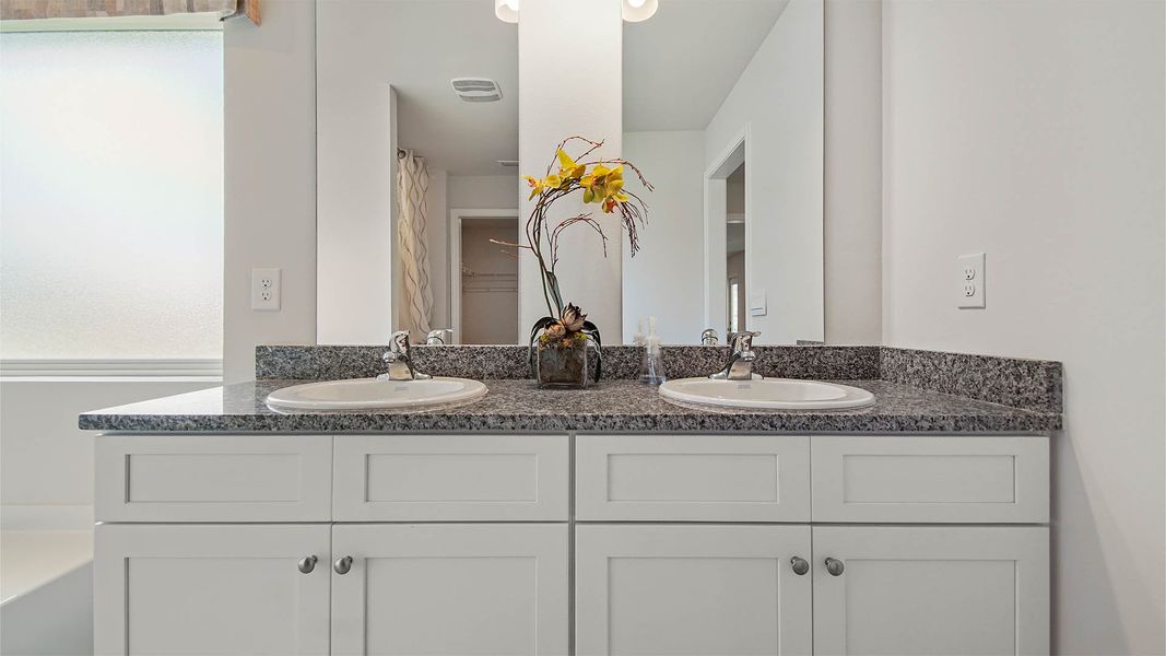 Representative furnished interior of a home built from the Cali by D.R. Horton in Ashton Park Phase III, Freeport (Image 23).