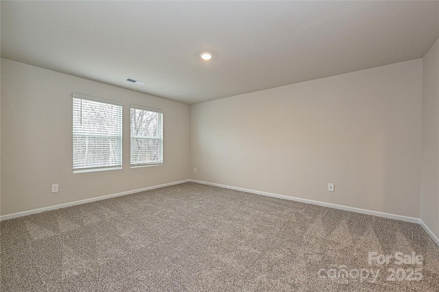 Spacious, unfurnished interior of a new home in Sutter's Mill, Troutman (Image 10).