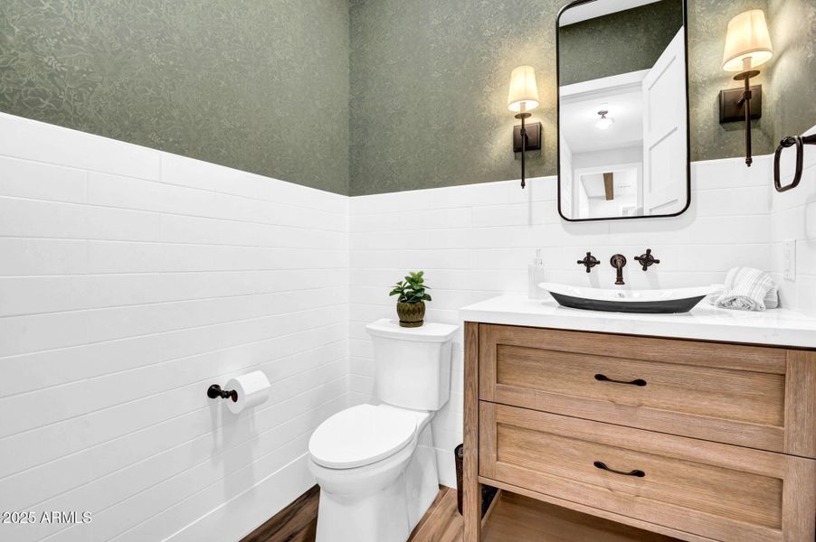 Guest Half Bathroom (Main Level) Guest Half Bathroom (Main Level)