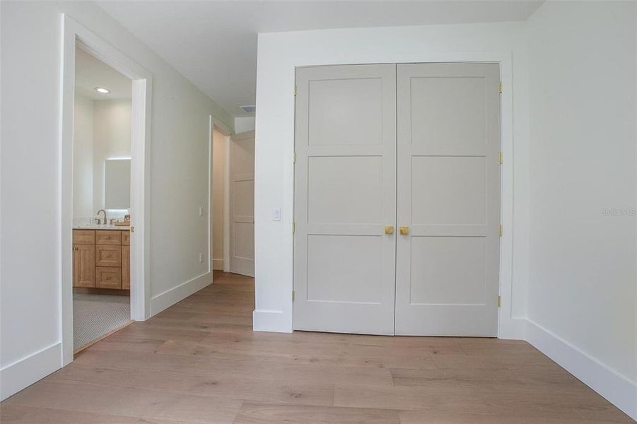 Spacious, unfurnished interior of a new home in , Deland (Image 40).