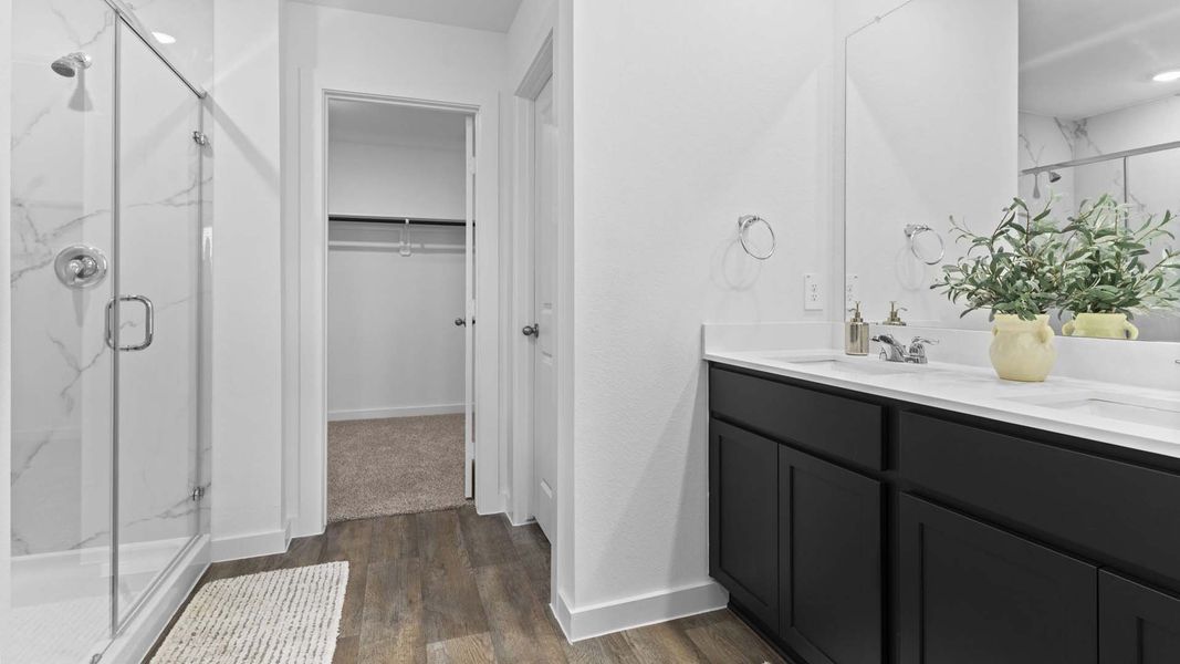 Furnished interior view inside a new home in Evergreen, Rosenberg (Image 14).