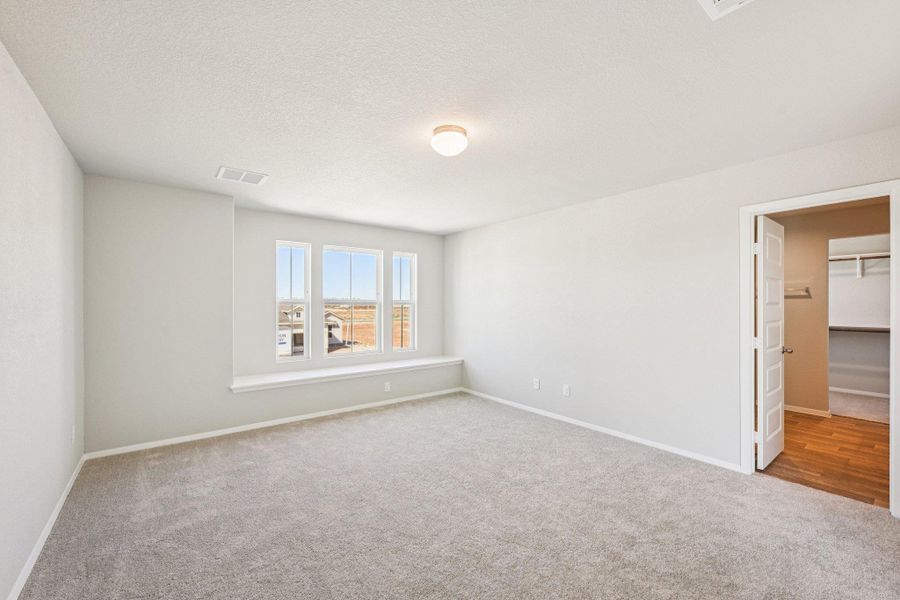 Spacious, unfurnished interior of a new home in Cascade, Liberty Hill (Image 29).