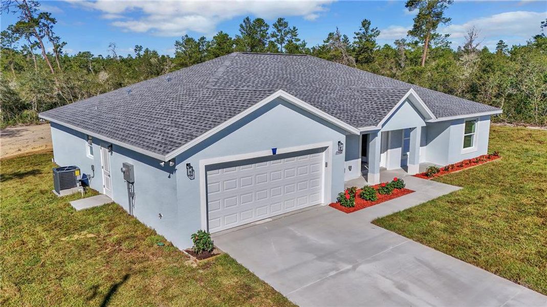 Exterior details and patio area of a home in , Ocala (Image 29).