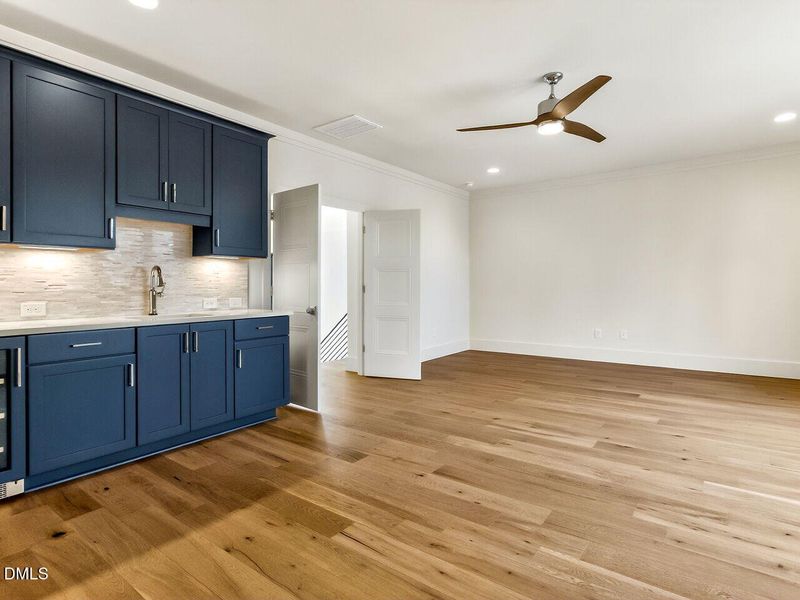 055-1280x960-bonus-room