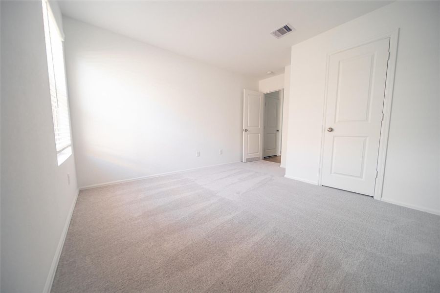 Spacious, unfurnished interior of a new home in , Baytown (Image 17).
