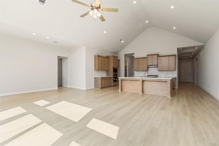 Spacious, unfurnished interior of a new home in Brookewater, Rosenberg (Image 34).