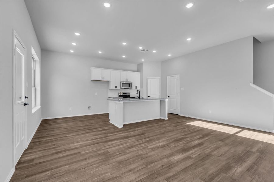 Spacious, unfurnished interior of a new home in , Cleveland (Image 22).