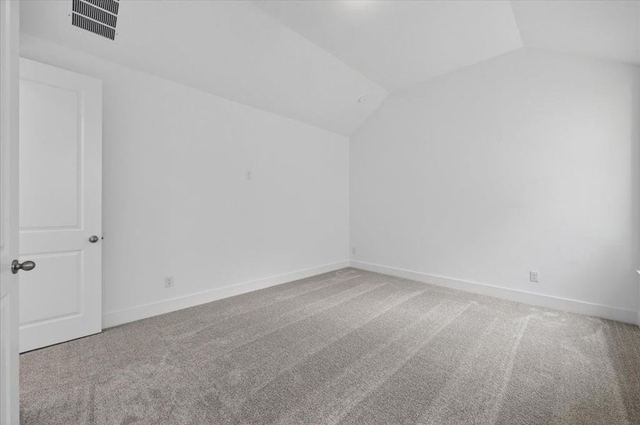 Spacious, unfurnished interior of a new home in Wellington, Haslet (Image 14).