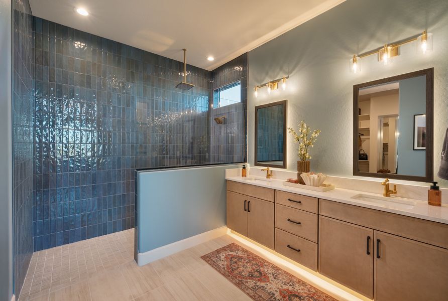 The Montura - Owner's Bath