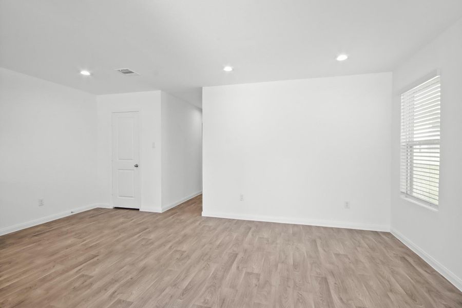 Spacious, unfurnished interior of a new home in William Trails, Willis (Image 6). Spacious, unfurnished interior of a new home in William Trails, Willis (Image 6).