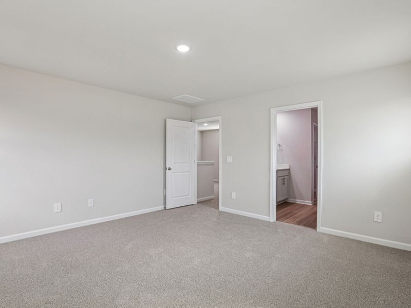 Spacious, unfurnished interior of a new home in , Wendell (Image 13).