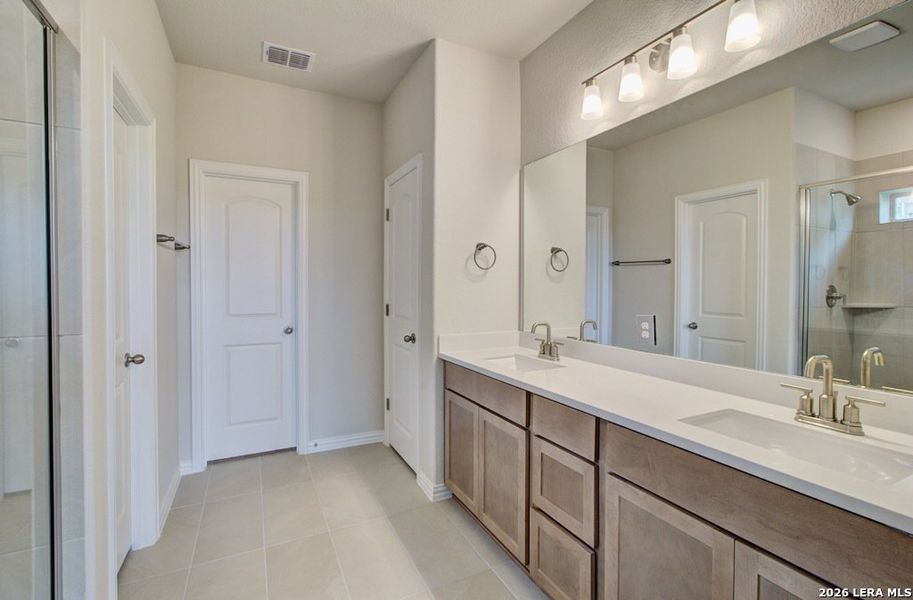 Furnished interior view inside a new home in Stream Waters, Seguin (Image 12).