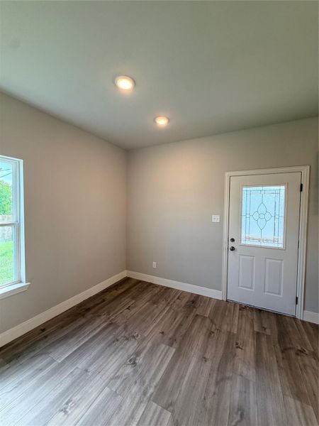 Spacious, unfurnished interior of a new home in , Baytown (Image 12).