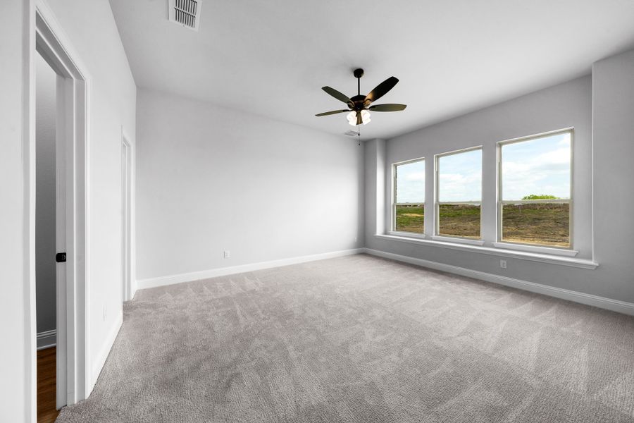 Spacious, unfurnished interior of a new home in Berkshire Estates, Mesquite (Image 22).