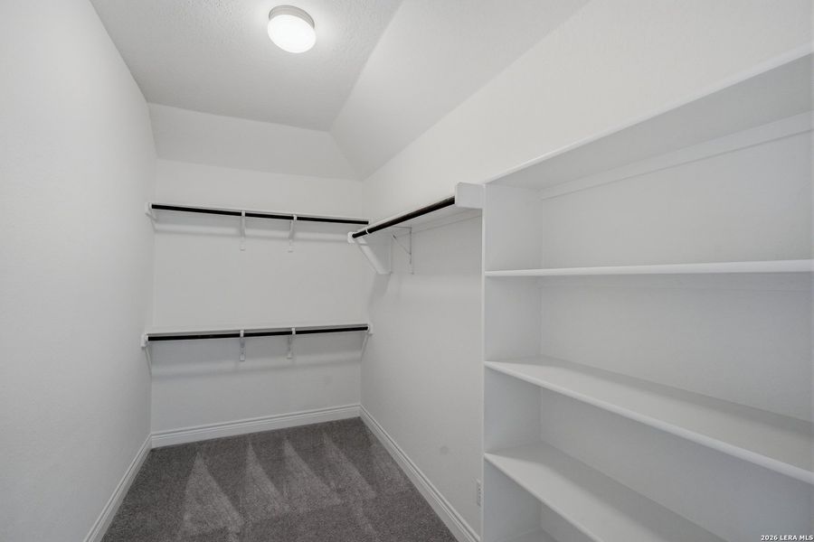 Spacious, unfurnished interior of a new home in Davis Ranch, San Antonio (Image 43).