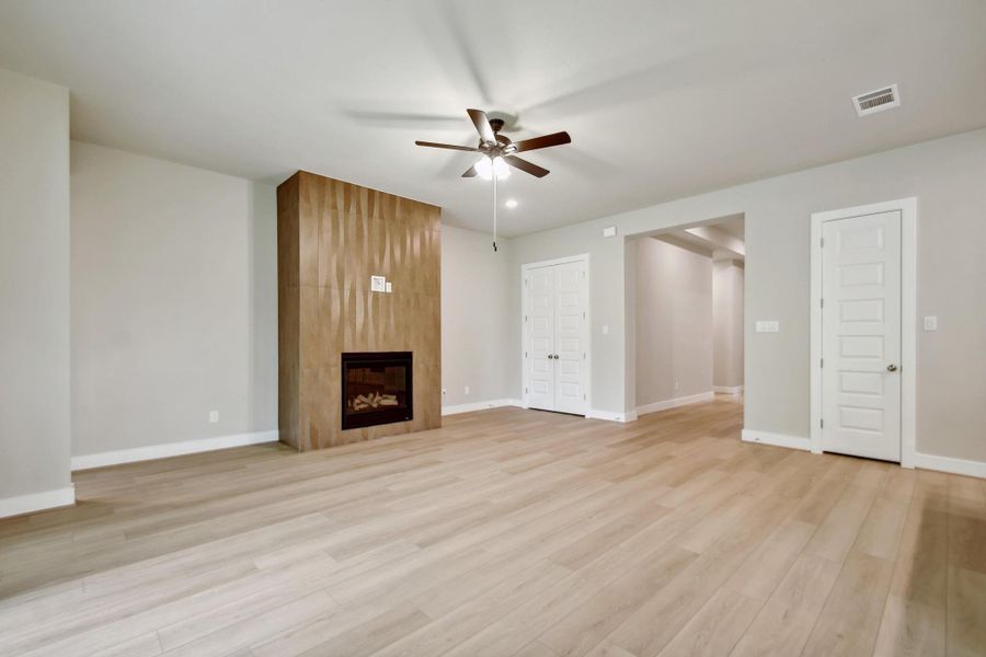 Spacious, unfurnished interior of a new home in Double Eagle Ranch, Cedar Creek (Image 18). Spacious, unfurnished interior of a new home in Double Eagle Ranch, Cedar Creek (Image 18).