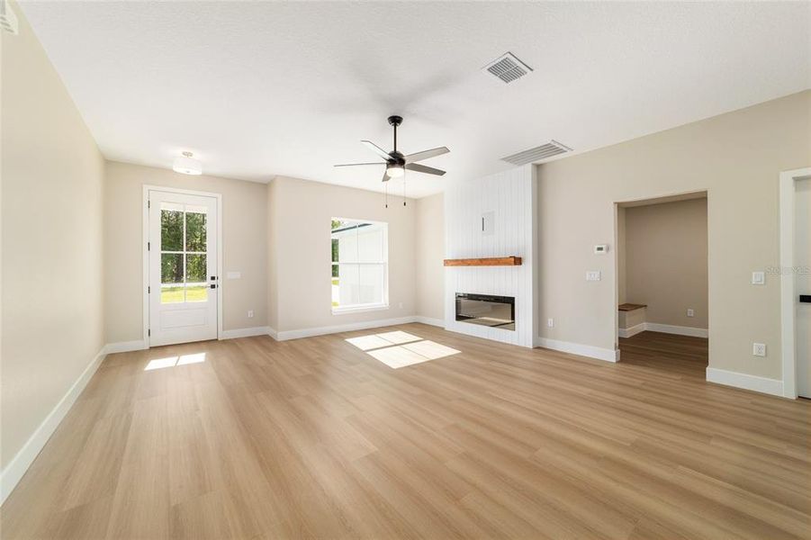 Spacious, unfurnished interior of a new home in , Ocala (Image 22).
