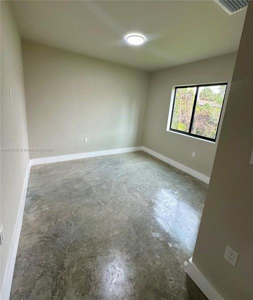 Spacious, unfurnished interior of a new home in , Miami (Image 14).