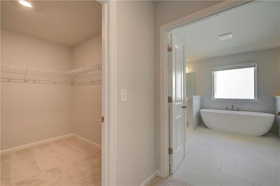 Spacious, unfurnished interior of a new home in Northcroft, Loganville (Image 30).