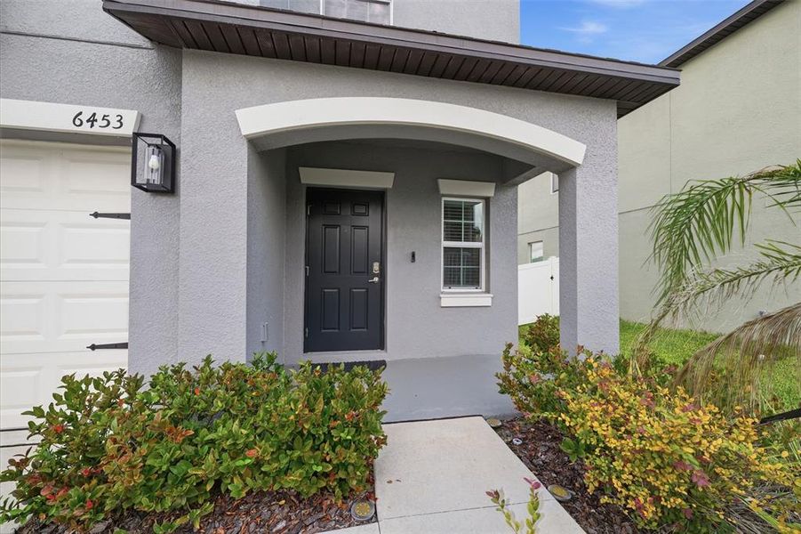 Exterior details and patio area of a home in , Zephyrhills (Image 3).