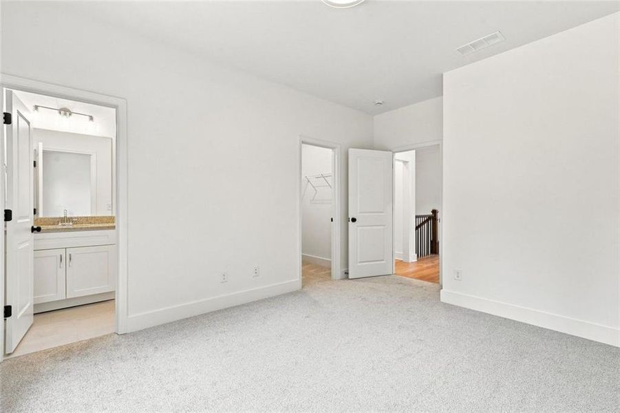 Spacious, unfurnished interior of a new home in , Marietta (Image 36).