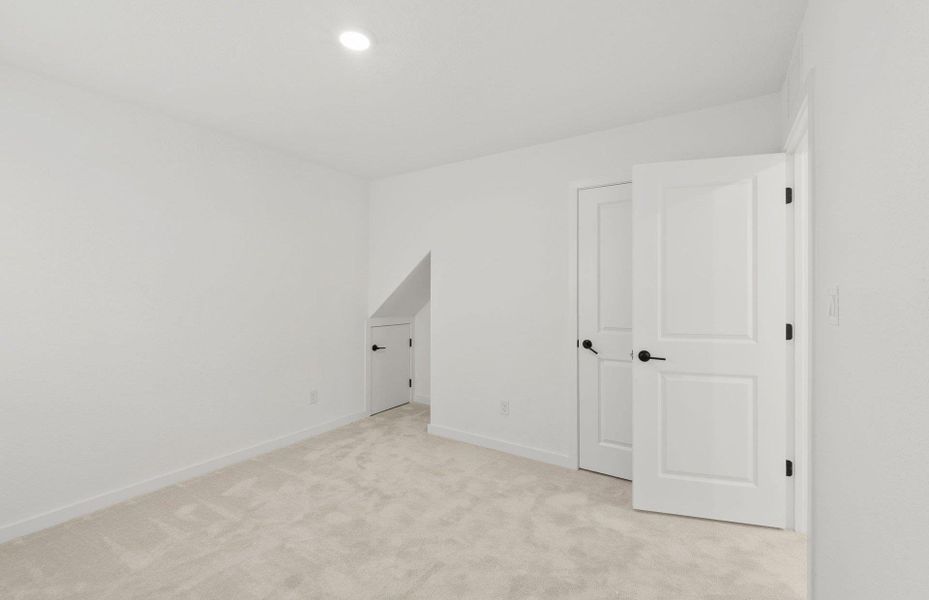 Spacious, unfurnished interior of a new home in Santa Rita Ranch, Liberty Hill (Image 20). Spacious, unfurnished interior of a new home in Santa Rita Ranch, Liberty Hill (Image 20).