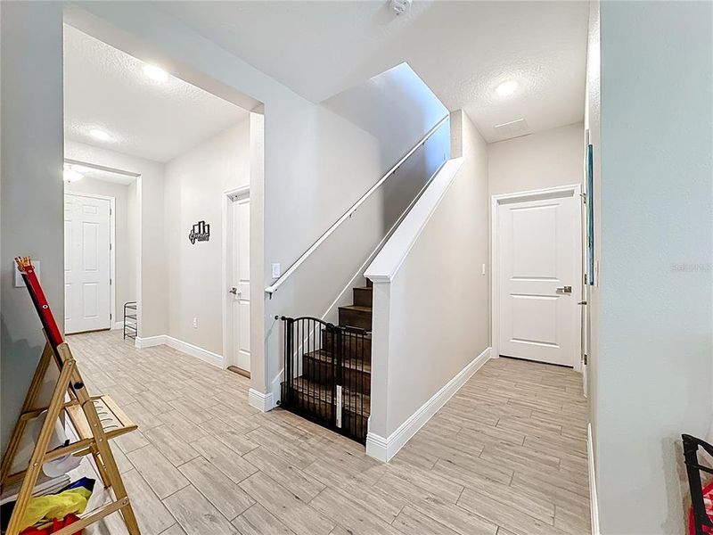 Furnished interior view inside a new home in , Orlando (Image 39).