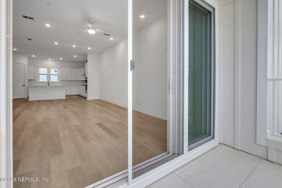 Spacious, unfurnished interior of a new home in , Jacksonville Beach (Image 32).