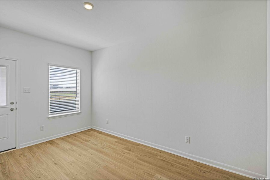 Spacious, unfurnished interior of a new home in , San Antonio (Image 8).