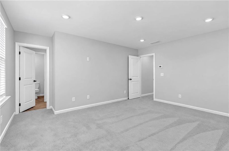 Spacious, unfurnished interior of a new home in Timber Ridge, Douglasville (Image 15).