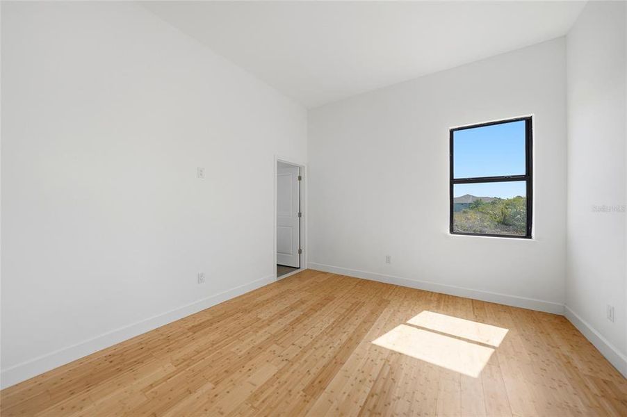 Spacious, unfurnished interior of a new home in , Port Charlotte (Image 45).