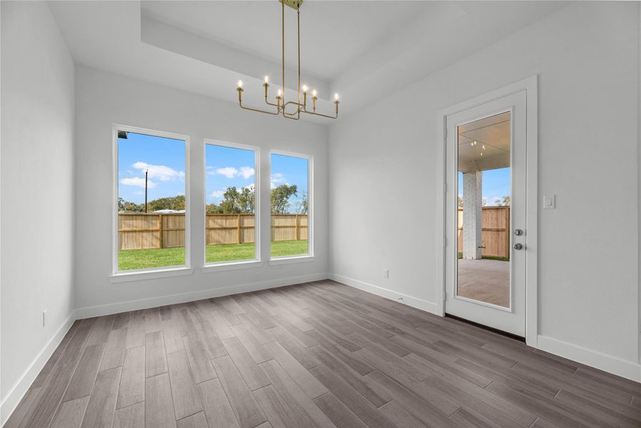 Spacious, unfurnished interior of a new home in Sienna, Missouri City (Image 19).