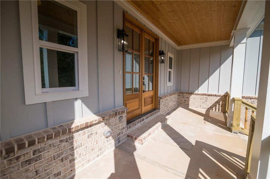 Exterior details and patio area of a home in , Clermont (Image 27).