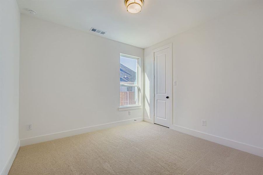 Spacious, unfurnished interior of a new home in Star Trail - 55s, Prosper (Image 22).