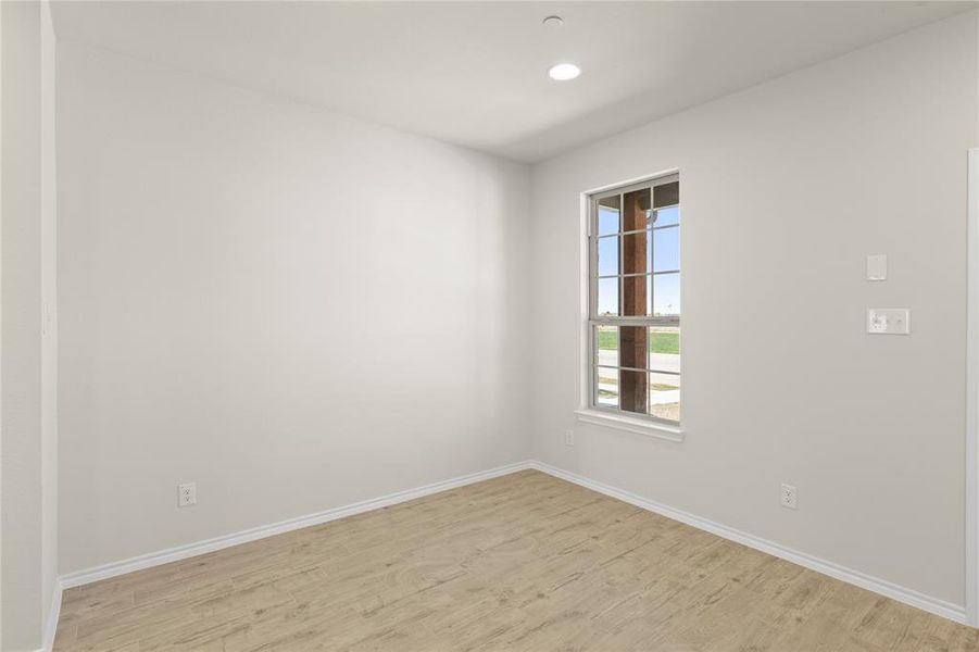 06. 4006 Avion - Dining (2)