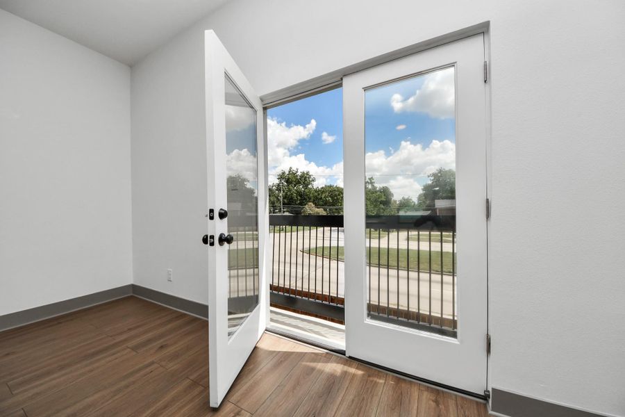 Spacious, unfurnished interior of a new home in , Houston (Image 34).