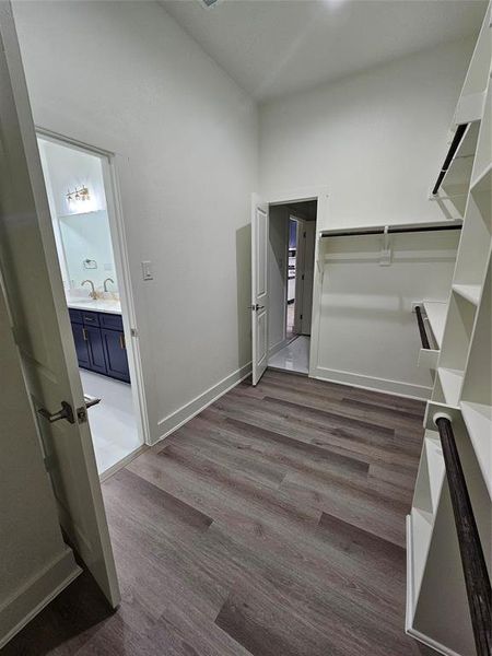 Spacious, unfurnished interior of a new home in , Azle (Image 11).