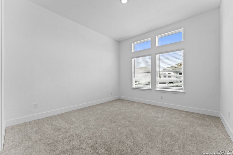 Spacious, unfurnished interior of a new home in , New Braunfels (Image 16).